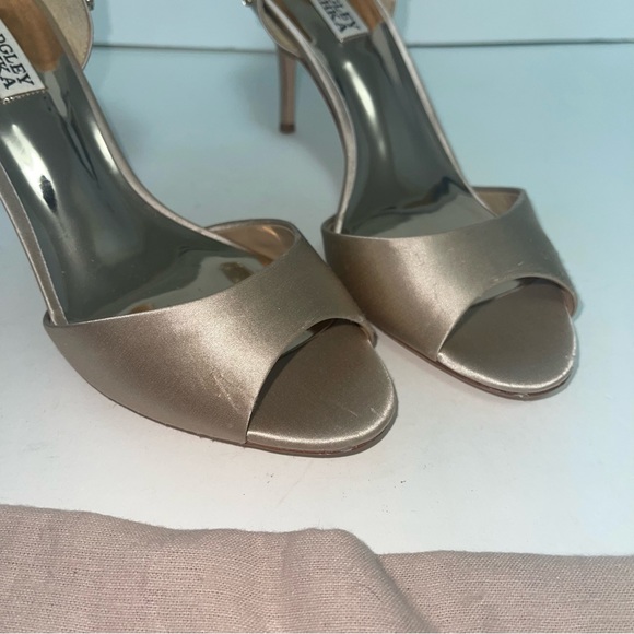 Badgley Mischka Collection Celeste Peep Toe Pump - Defect Missing One Rhinestone - Picture 11 of 17